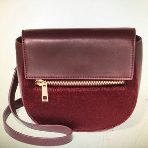 Brand new convertible crossbody bag - A new Day